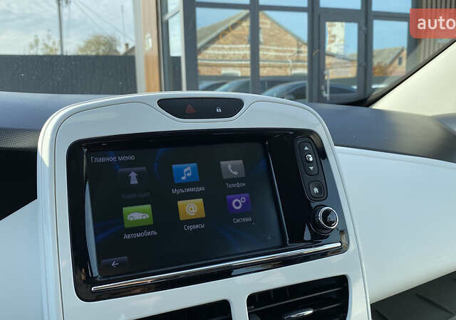 Серый Рено Зое, объемом двигателя 0 л и пробегом 112 тыс. км за 9800 $, фото 74 на Automoto.ua