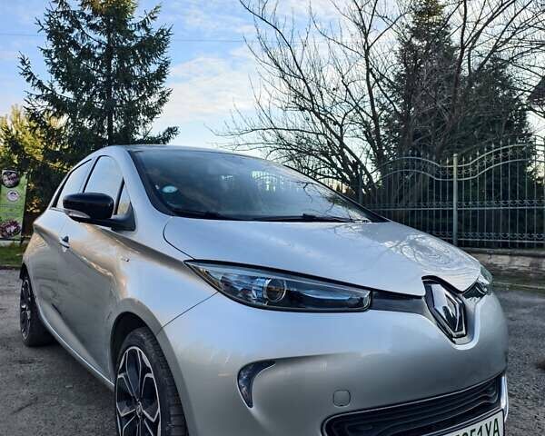 Серый Рено Зое, объемом двигателя 0 л и пробегом 36 тыс. км за 10500 $, фото 3 на Automoto.ua