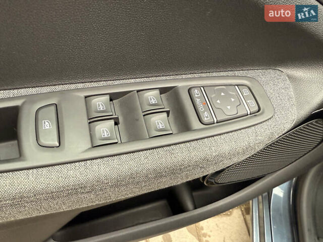 Сірий Рено Зое, об'ємом двигуна 0 л та пробігом 42 тис. км за 12950 $, фото 27 на Automoto.ua