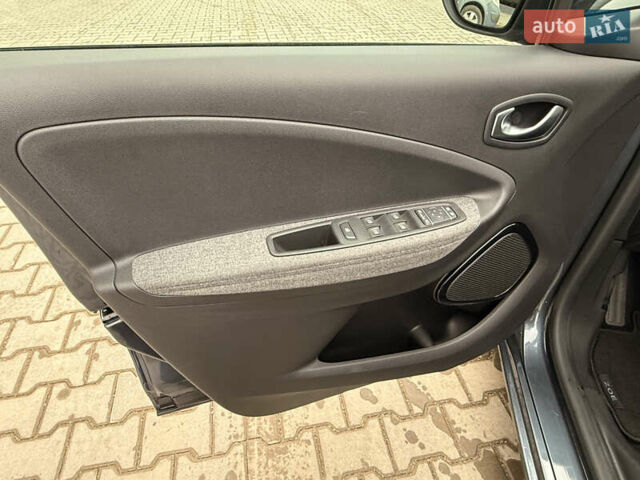 Сірий Рено Зое, об'ємом двигуна 0 л та пробігом 42 тис. км за 12950 $, фото 26 на Automoto.ua