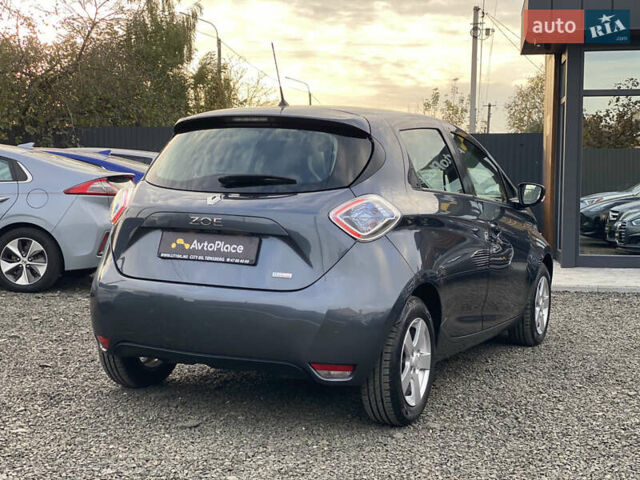 Серый Рено Зое, объемом двигателя 0 л и пробегом 112 тыс. км за 9800 $, фото 15 на Automoto.ua