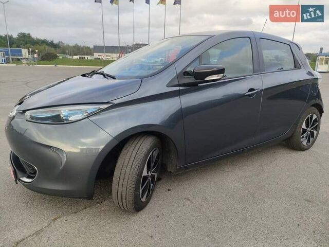 Серый Рено Зое, объемом двигателя 0 л и пробегом 158 тыс. км за 9300 $, фото 6 на Automoto.ua