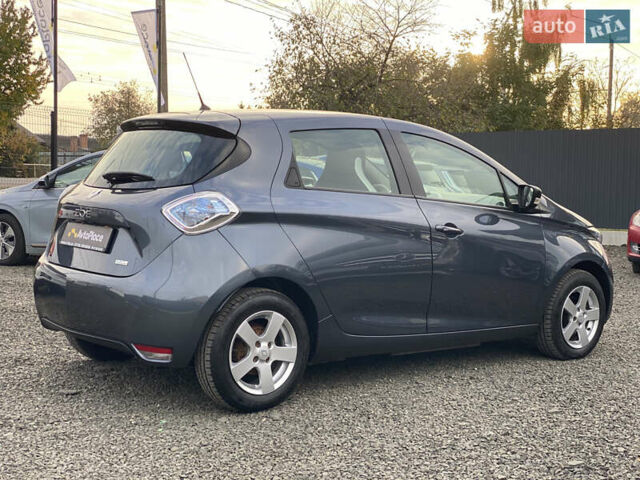 Серый Рено Зое, объемом двигателя 0 л и пробегом 112 тыс. км за 9800 $, фото 14 на Automoto.ua