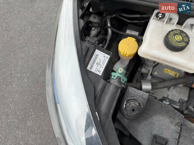 Сірий Рено Зое, об'ємом двигуна 0 л та пробігом 55 тис. км за 11999 $, фото 77 на Automoto.ua