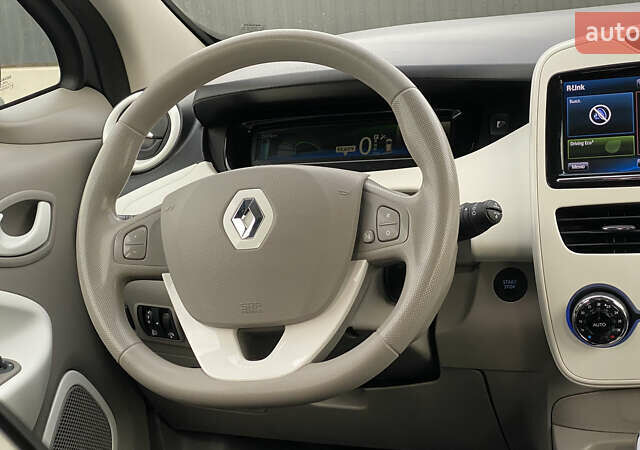 Серый Рено Зое, объемом двигателя 0 л и пробегом 112 тыс. км за 9800 $, фото 30 на Automoto.ua