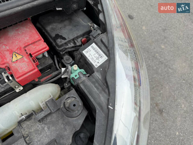 Сірий Рено Зое, об'ємом двигуна 0 л та пробігом 55 тис. км за 11999 $, фото 78 на Automoto.ua