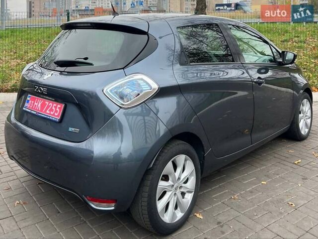 Серый Рено Зое, объемом двигателя 0 л и пробегом 92 тыс. км за 10800 $, фото 6 на Automoto.ua
