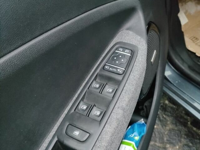 Сірий Рено Зое, об'ємом двигуна 0 л та пробігом 109 тис. км за 12800 $, фото 9 на Automoto.ua