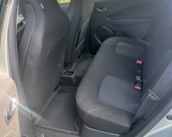 Сірий Рено Зое, об'ємом двигуна 0 л та пробігом 27 тис. км за 11450 $, фото 9 на Automoto.ua
