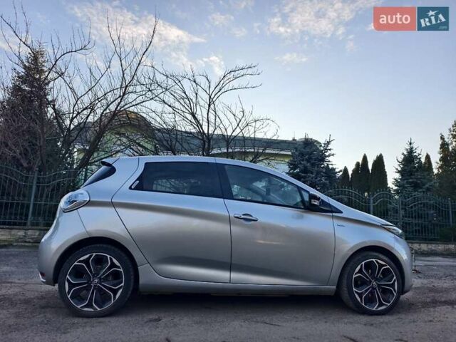 Серый Рено Зое, объемом двигателя 0 л и пробегом 36 тыс. км за 10500 $, фото 19 на Automoto.ua