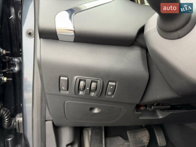 Сірий Рено Зое, об'ємом двигуна 0 л та пробігом 55 тис. км за 11999 $, фото 59 на Automoto.ua