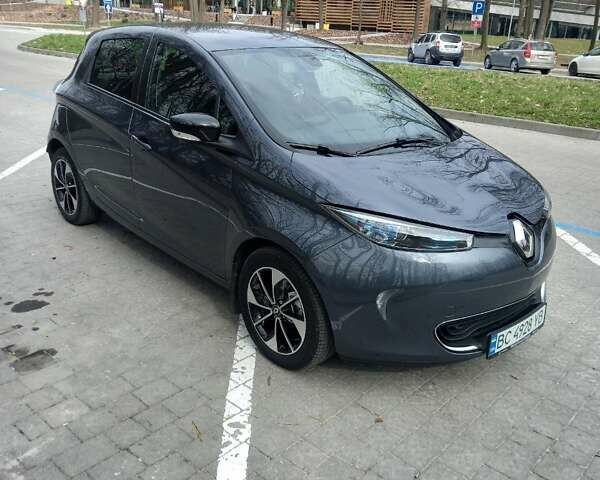 Серый Рено Зое, объемом двигателя 0 л и пробегом 43 тыс. км за 11547 $, фото 40 на Automoto.ua