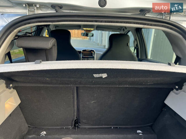 Сірий Рено Зое, об'ємом двигуна 0 л та пробігом 67 тис. км за 10150 $, фото 36 на Automoto.ua