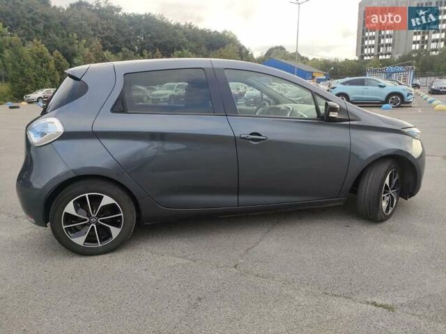 Серый Рено Зое, объемом двигателя 0 л и пробегом 158 тыс. км за 9300 $, фото 3 на Automoto.ua