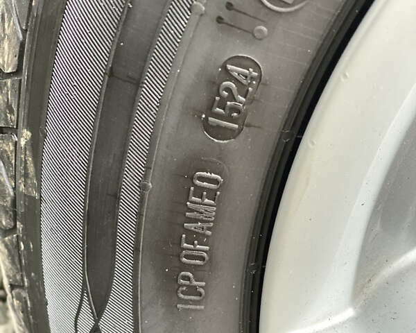 Серый Рено Зое, объемом двигателя 0 л и пробегом 112 тыс. км за 9800 $, фото 58 на Automoto.ua