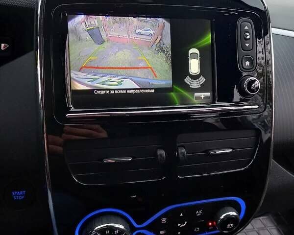 Серый Рено Зое, объемом двигателя 0 л и пробегом 43 тыс. км за 11547 $, фото 43 на Automoto.ua
