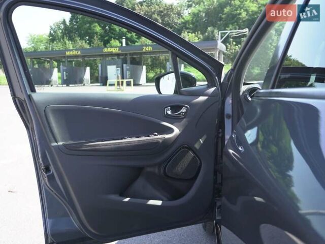 Сірий Рено Зое, об'ємом двигуна 0 л та пробігом 126 тис. км за 10000 $, фото 11 на Automoto.ua