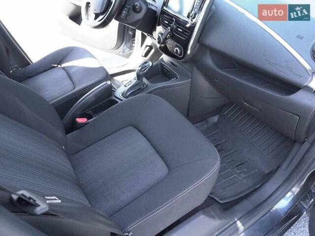 Сірий Рено Зое, об'ємом двигуна 0 л та пробігом 126 тис. км за 10000 $, фото 14 на Automoto.ua
