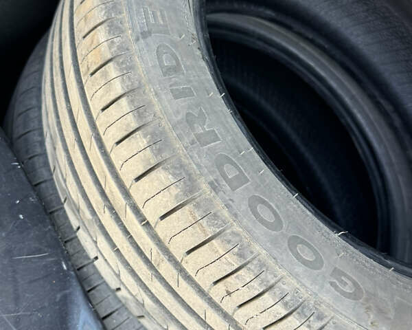 Серый Рено Зое, объемом двигателя 0 л и пробегом 150 тыс. км за 9500 $, фото 18 на Automoto.ua