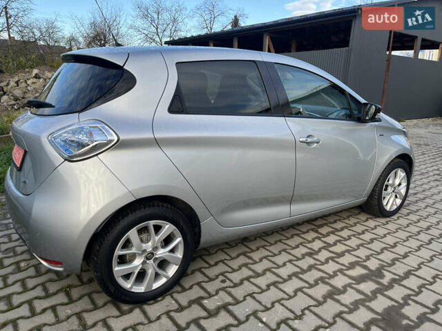 Сірий Рено Зое, об'ємом двигуна 0 л та пробігом 72 тис. км за 10350 $, фото 23 на Automoto.ua