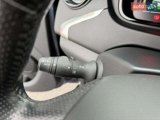 Сірий Рено Зое, об'ємом двигуна 0 л та пробігом 55 тис. км за 11999 $, фото 57 на Automoto.ua