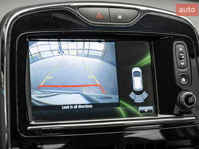 Серый Рено Зое, объемом двигателя 0 л и пробегом 95 тыс. км за 7600 $, фото 18 на Automoto.ua