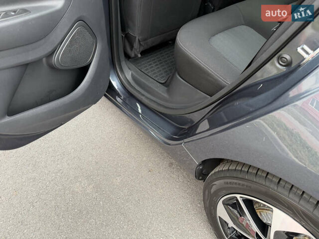 Сірий Рено Зое, об'ємом двигуна 0 л та пробігом 55 тис. км за 11999 $, фото 64 на Automoto.ua