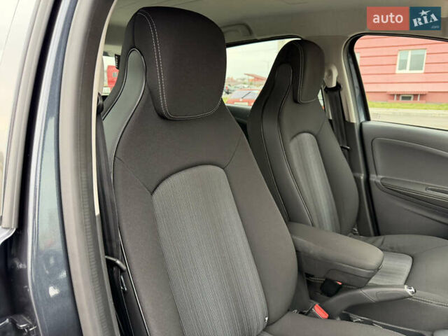 Сірий Рено Зое, об'ємом двигуна 0 л та пробігом 55 тис. км за 11999 $, фото 39 на Automoto.ua