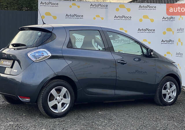 Серый Рено Зое, объемом двигателя 0 л и пробегом 112 тыс. км за 9800 $, фото 93 на Automoto.ua