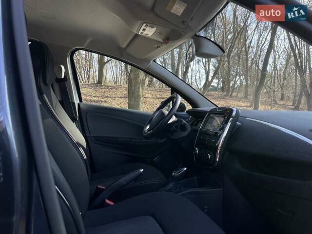 Серый Рено Зое, объемом двигателя 0 л и пробегом 43 тыс. км за 11600 $, фото 16 на Automoto.ua