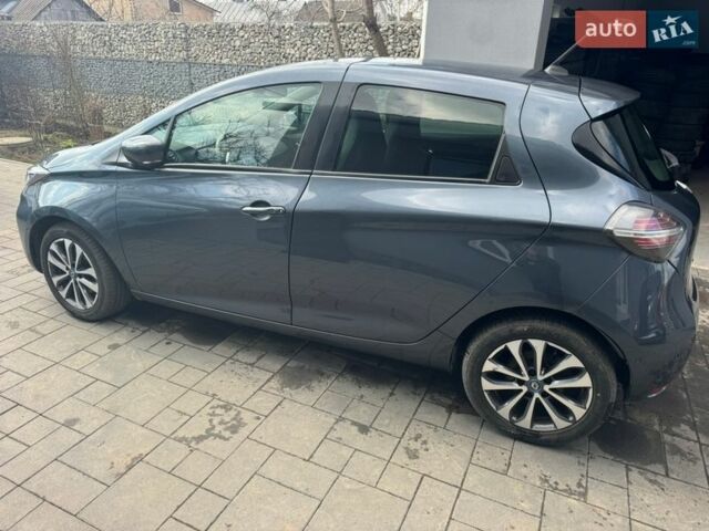 Серый Рено Зое, объемом двигателя 0 л и пробегом 210 тыс. км за 10599 $, фото 6 на Automoto.ua