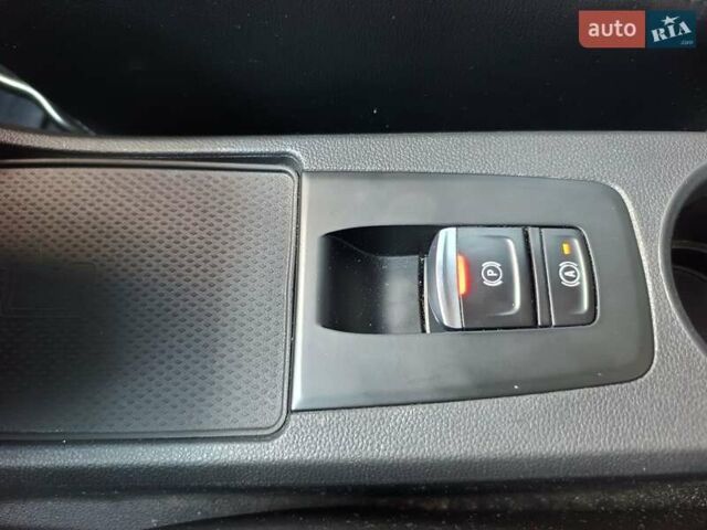 Серый Рено Зое, объемом двигателя 0 л и пробегом 114 тыс. км за 12850 $, фото 21 на Automoto.ua