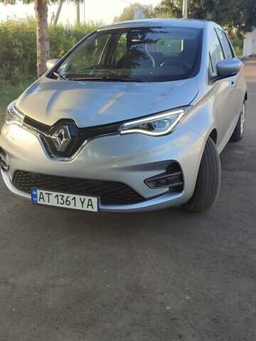 Серый Рено Зое, объемом двигателя 0 л и пробегом 43 тыс. км за 13400 $, фото 4 на Automoto.ua