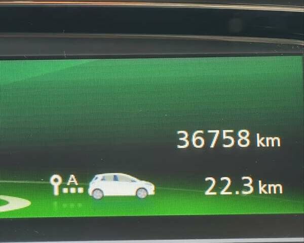 Серый Рено Зое, объемом двигателя 0 л и пробегом 36 тыс. км за 10500 $, фото 22 на Automoto.ua