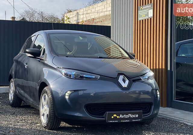 Серый Рено Зое, объемом двигателя 0 л и пробегом 112 тыс. км за 9800 $, фото 61 на Automoto.ua