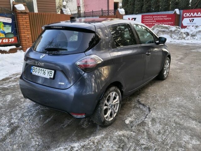 Серый Рено Зое, объемом двигателя 0 л и пробегом 100 тыс. км за 12500 $, фото 4 на Automoto.ua