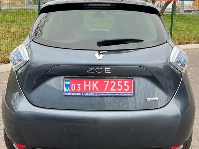 Серый Рено Зое, объемом двигателя 0 л и пробегом 92 тыс. км за 10800 $, фото 1 на Automoto.ua