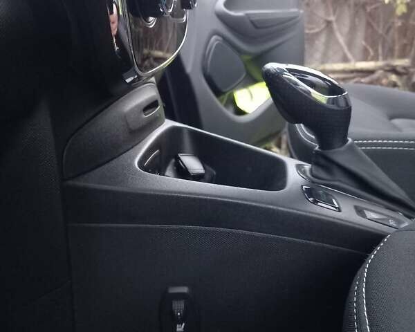 Серый Рено Зое, объемом двигателя 0 л и пробегом 43 тыс. км за 11547 $, фото 44 на Automoto.ua