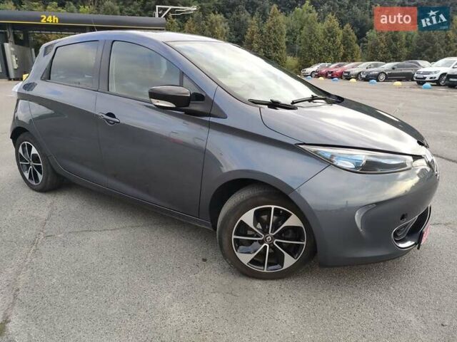 Серый Рено Зое, объемом двигателя 0 л и пробегом 158 тыс. км за 9300 $, фото 11 на Automoto.ua