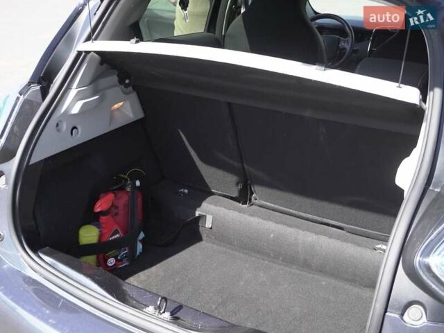 Сірий Рено Зое, об'ємом двигуна 0 л та пробігом 126 тис. км за 10000 $, фото 23 на Automoto.ua