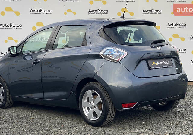 Серый Рено Зое, объемом двигателя 0 л и пробегом 112 тыс. км за 9800 $, фото 103 на Automoto.ua