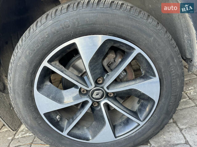 Серый Рено Зое, объемом двигателя 0 л и пробегом 150 тыс. км за 9500 $, фото 20 на Automoto.ua