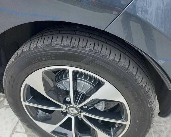Серый Рено Зое, объемом двигателя 0 л и пробегом 43 тыс. км за 11547 $, фото 6 на Automoto.ua