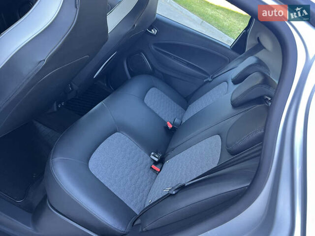 Сірий Рено Зое, об'ємом двигуна 0 л та пробігом 4 тис. км за 12900 $, фото 14 на Automoto.ua