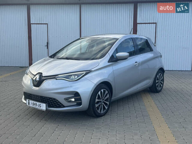 Серый Рено Зое, объемом двигателя 0 л и пробегом 130 тыс. км за 13350 $, фото 27 на Automoto.ua