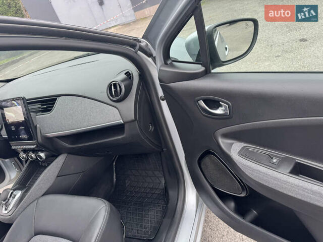 Серый Рено Зое, объемом двигателя 0 л и пробегом 4 тыс. км за 13700 $, фото 36 на Automoto.ua