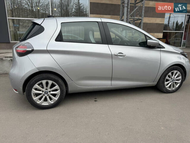 Серый Рено Зое, объемом двигателя 0 л и пробегом 4 тыс. км за 13700 $, фото 8 на Automoto.ua