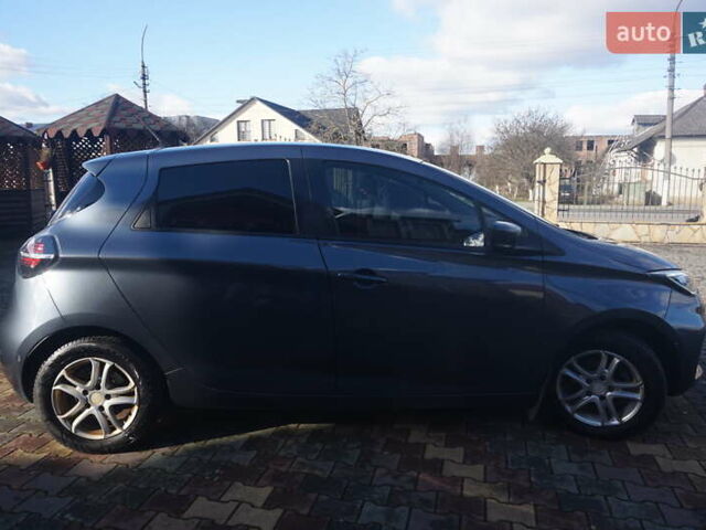 Серый Рено Зое, объемом двигателя 0 л и пробегом 174 тыс. км за 12000 $, фото 15 на Automoto.ua