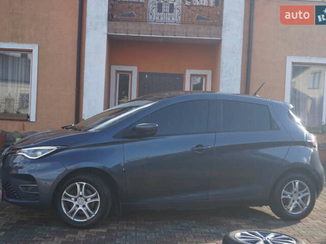 Серый Рено Зое, объемом двигателя 0 л и пробегом 174 тыс. км за 12000 $, фото 11 на Automoto.ua