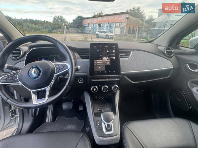 Серый Рено Зое, объемом двигателя 0 л и пробегом 130 тыс. км за 13350 $, фото 55 на Automoto.ua